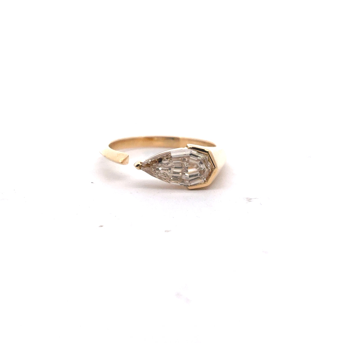 Etho Maria Diamond Solitaire Ring