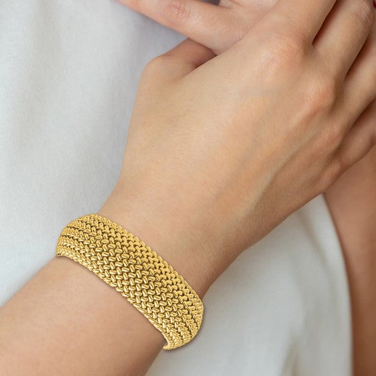 18K yellow gold polished 22 mm mesh bracelet in 7.5 inches with a box